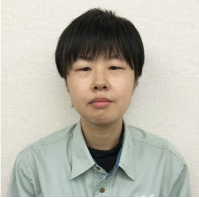 スタッフ名
